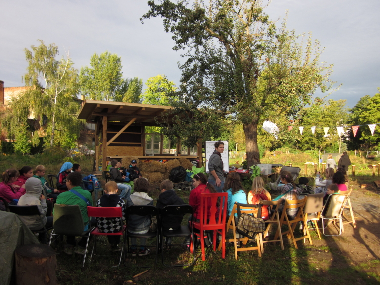 Bericht: Projekttag Tomate / Catastrophe Cooking im Gemeinschaftsgarten Querbeet